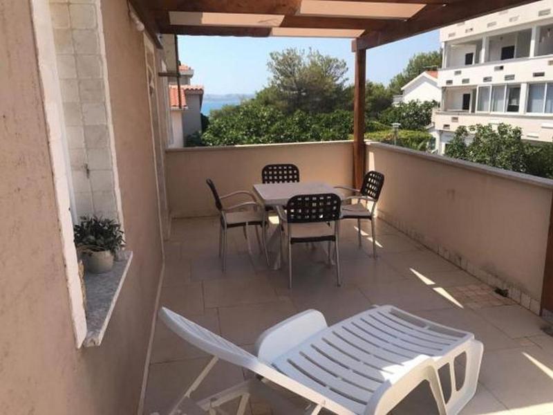 One-Bedroom Apartment with Terrace image 3