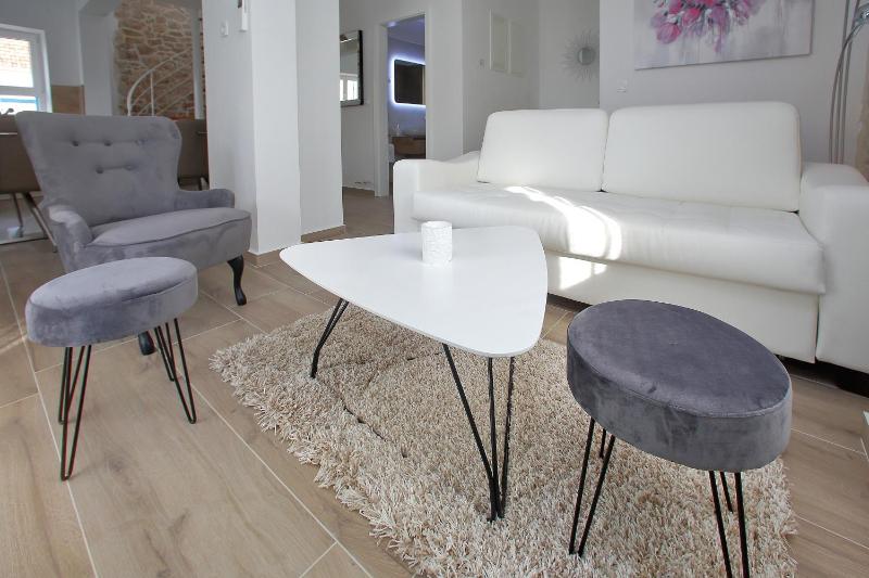 Two-Bedroom Apartment with Terrace and Sea View image 1