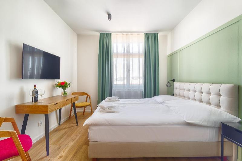 Luma Terra Prague Hostel - image 3