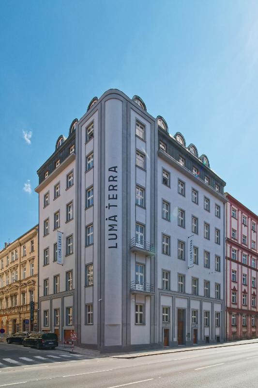 Luma Terra Prague Hostel - image 1
