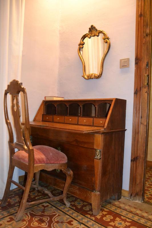 Standard Double Room image 4