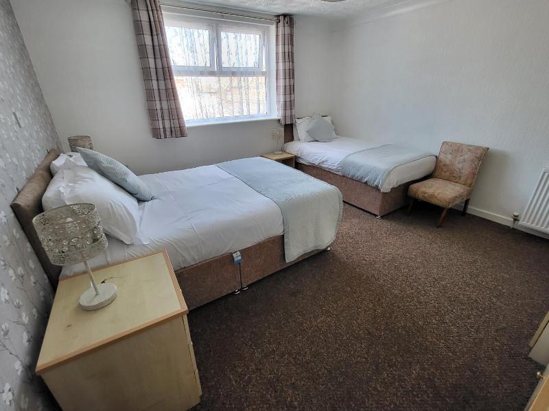 Standard Triple Room image 3