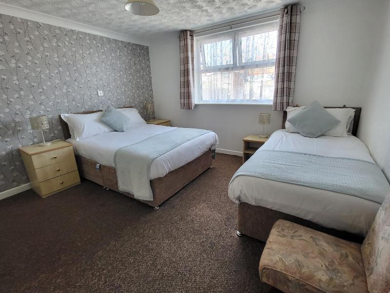 Standard Triple Room image 1