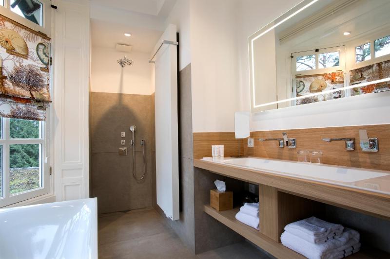 Grande Luxe Suite image 2