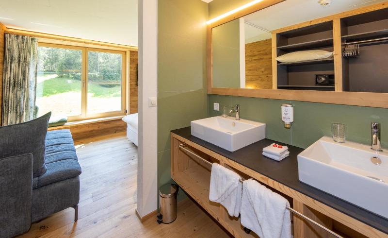 Superior Double Room North image 4