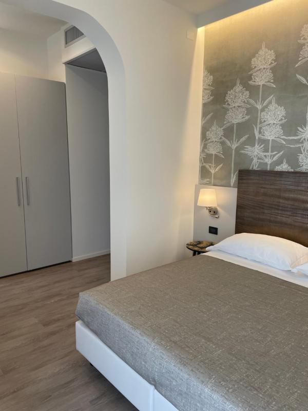 Standard Double Room image 1