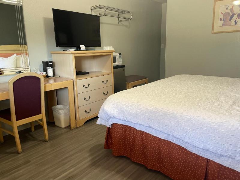 King Room image 3