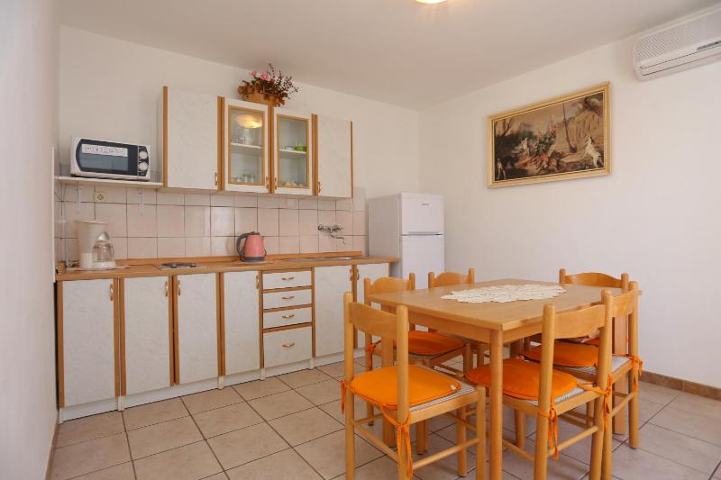 Apartments with parking space Supetar Brac - 16656 - image 18