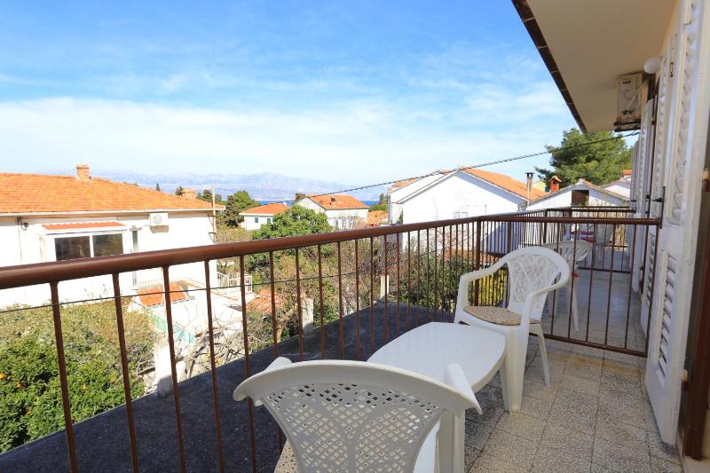 Apartments with parking space Supetar Brac - 16656 - image 3