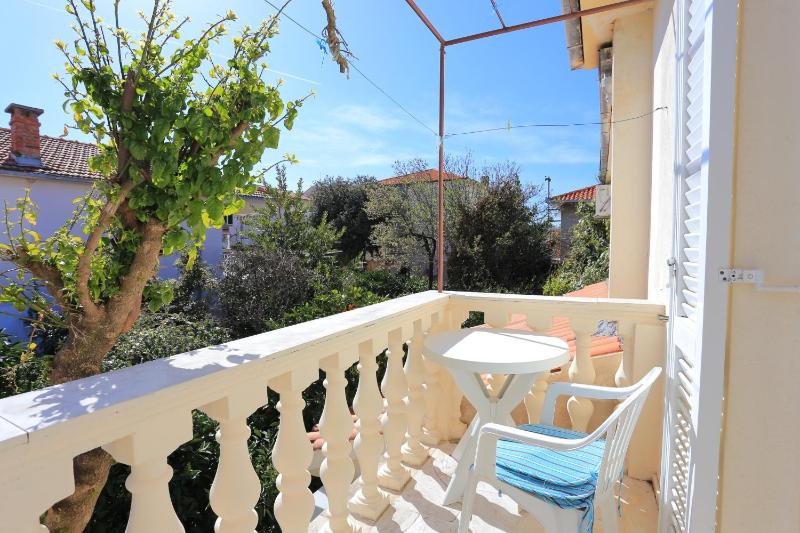 Apartments with parking space Supetar Brac - 16656 - image 8