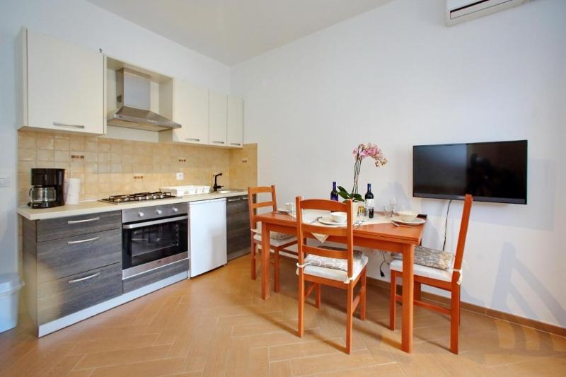 One-Bedroom Apartment with Terrace image 4