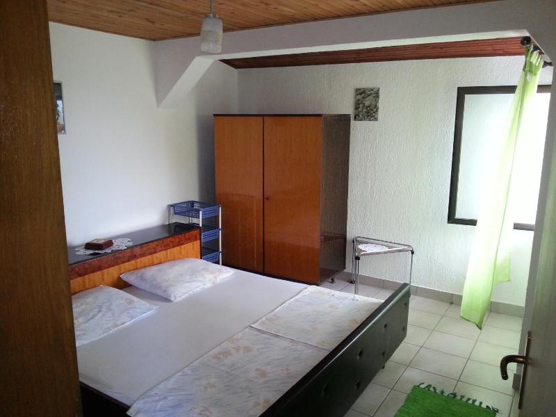 One-Bedroom Apartment with Terrace and Sea View image 3