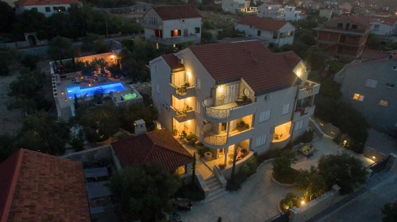 Family-friendly apartments with swimming pool Murter - 16655 - image 25