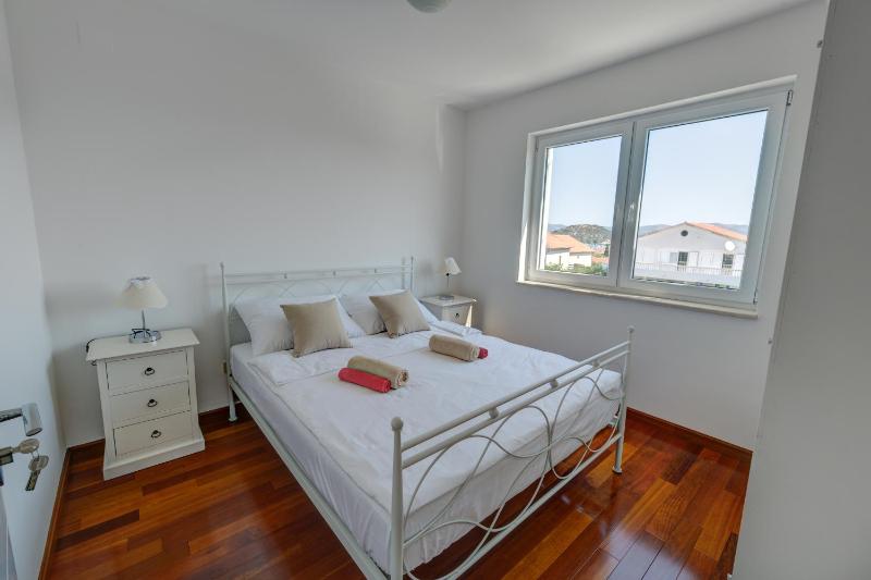 Family-friendly apartments with swimming pool Murter - 16655 - image 22
