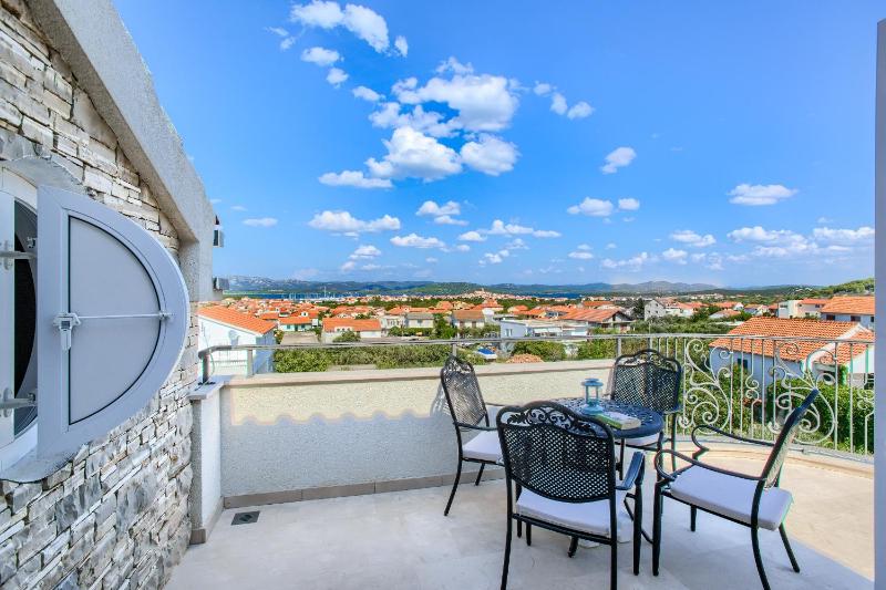 Family-friendly apartments with swimming pool Murter - 16655 - image 21