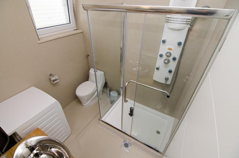 Family-friendly apartments with swimming pool Murter - 16655 - image 15
