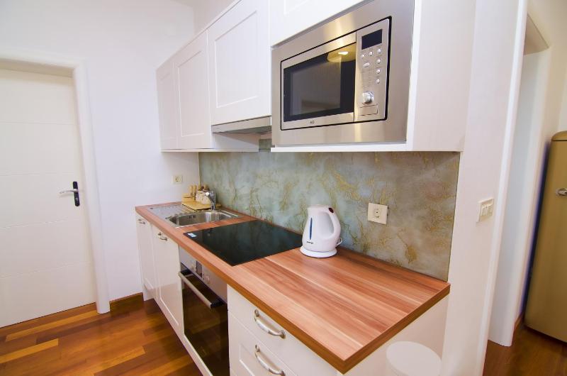 Family-friendly apartments with swimming pool Murter - 16655 - image 4