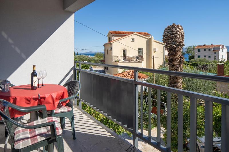 Apartments by the sea Duce Omis - 16877 - image 3
