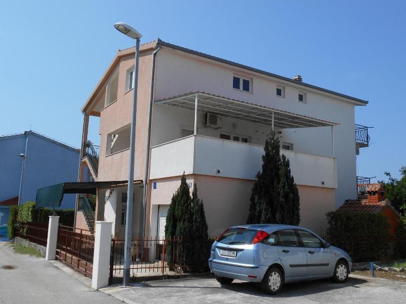 Apartments with parking space Kastel Stafilic Kastela - 16811 - image 9
