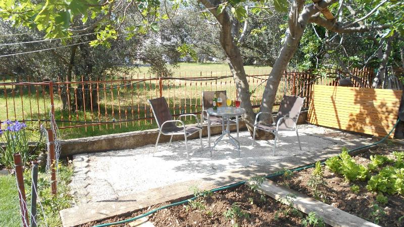 Apartments with parking space Kastel Stafilic Kastela - 16811 - image 2