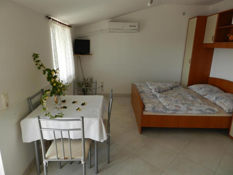 Studio with Terrace and Sea View image 4