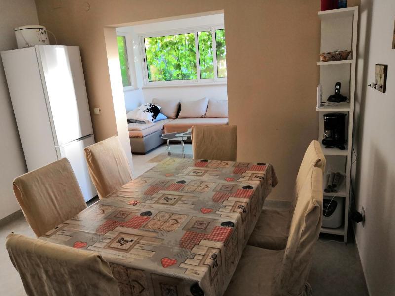 One-Bedroom Apartment with Terrace and Sea View image 4