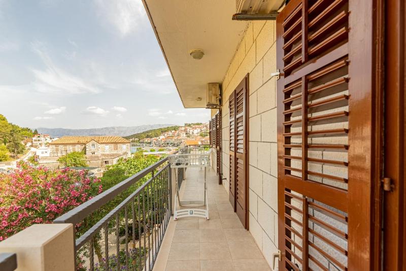 Three-Bedroom Apartment with Terrace image 4