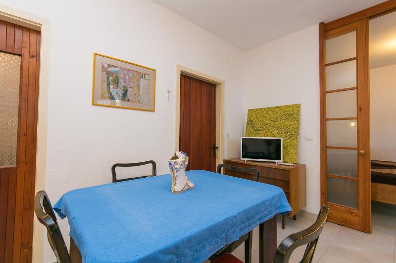 Apartments by the sea Brela Makarska - 16950 - image 15
