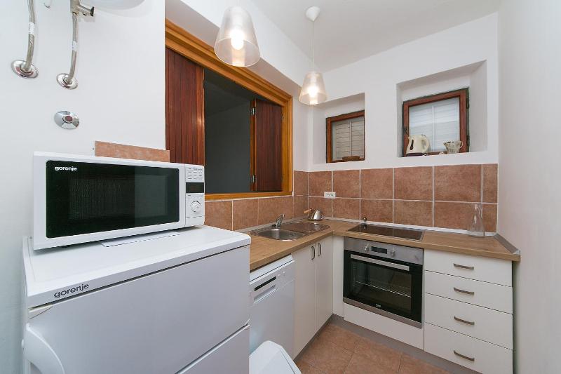 Apartments by the sea Brela Makarska - 16950 - image 6