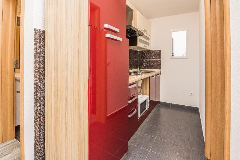 Apartments with parking space Vir - 18518 - image 3
