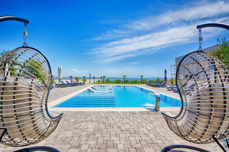 Family-friendly apartments with swimming pool Vir - Kozjak Vir - 18542 - image 14