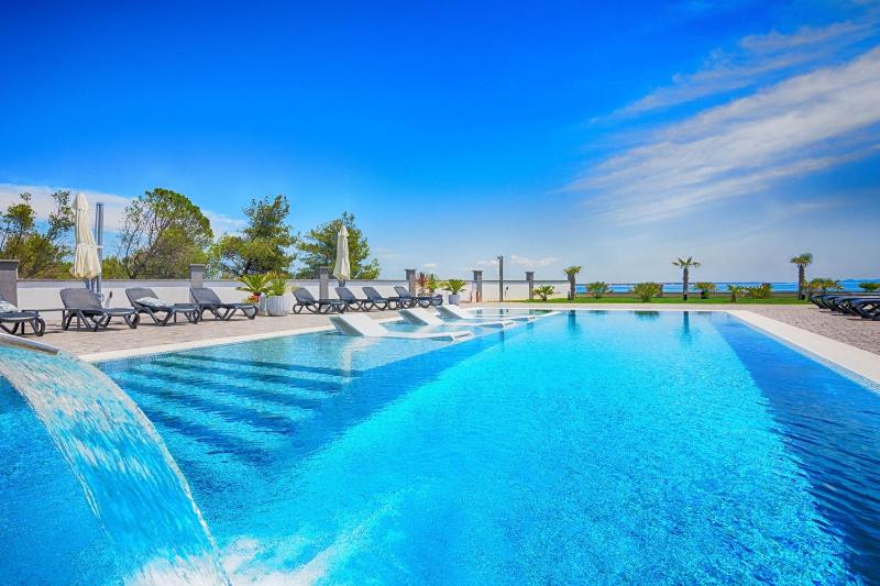 Family-friendly apartments with swimming pool Vir - Kozjak Vir - 18542 - image 20
