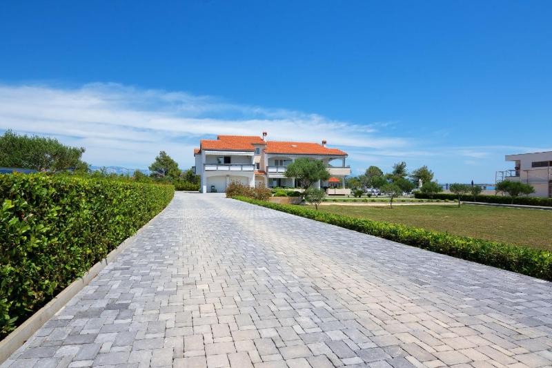 Family-friendly apartments with swimming pool Vir - Kozjak Vir - 18542 - image 33