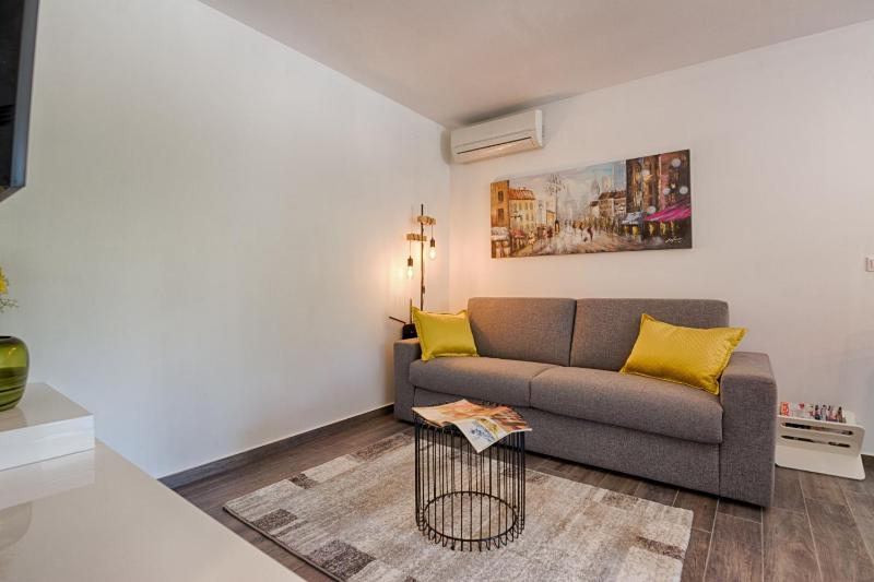 Family-friendly apartments with swimming pool Vir - Kozjak Vir - 18542 - image 16