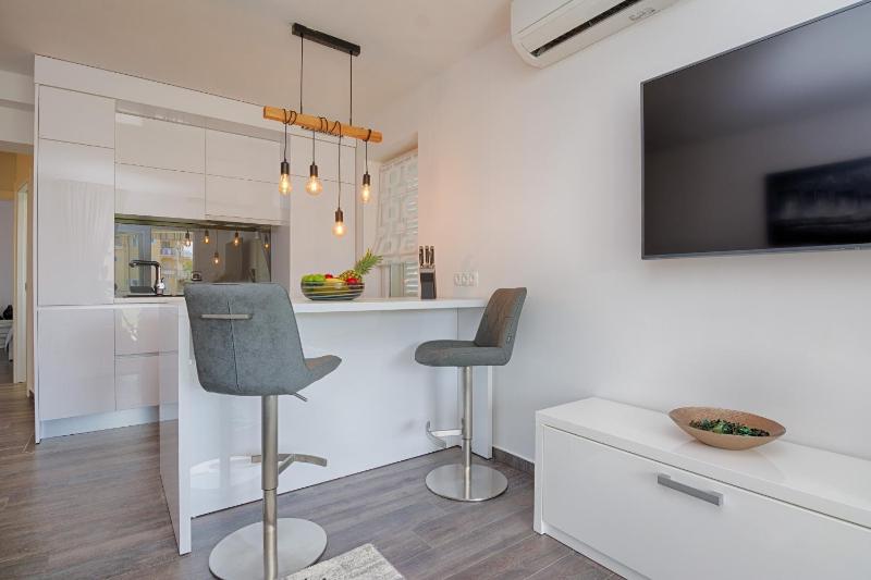 Family-friendly apartments with swimming pool Vir - Kozjak Vir - 18542 - image 26