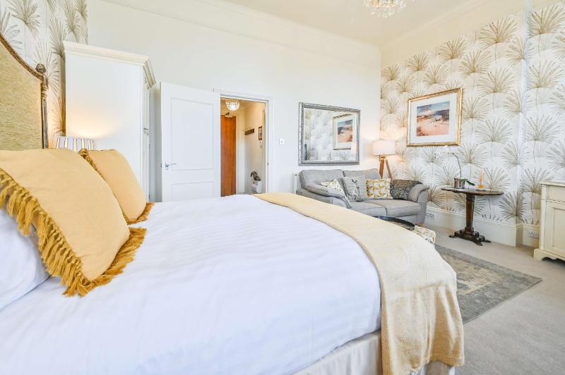 Muntham Luxury Holiday Apartments - image 28