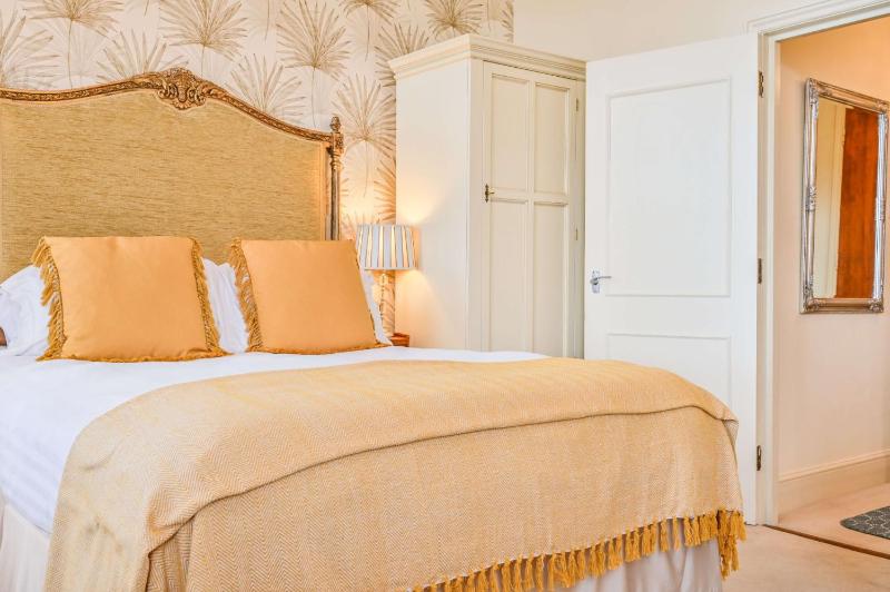 Muntham Luxury Holiday Apartments - image 13