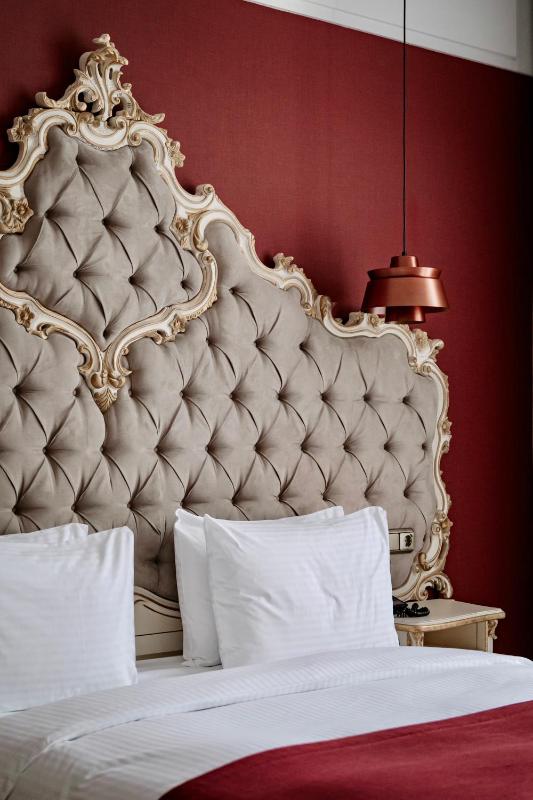 Superior Double Room image 4