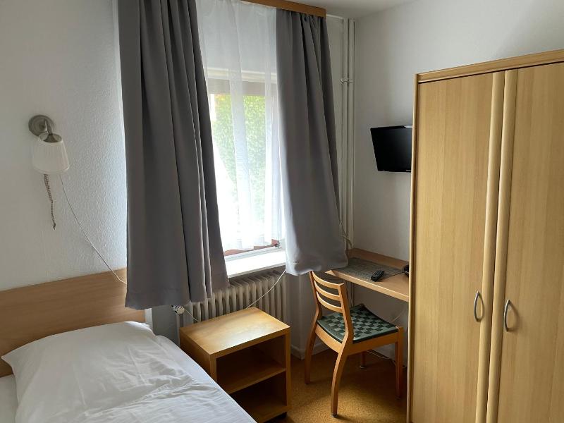 Single Room image 1