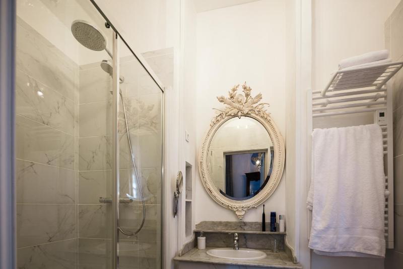 Double Room with Garden View image 3