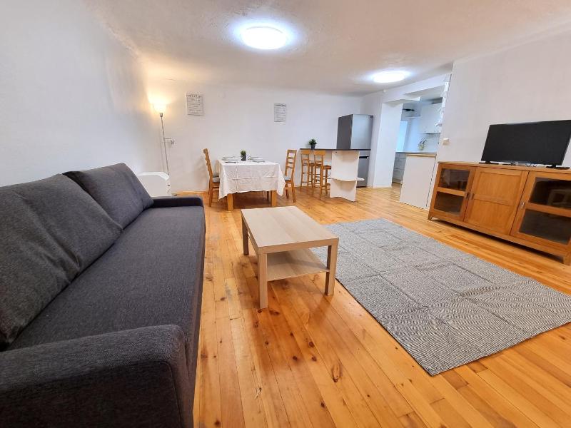 Vagnera Old Town Two Bedroom Apartment - image 1