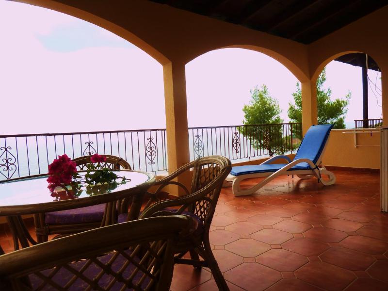 Two-Bedroom Apartment Sea View image 2