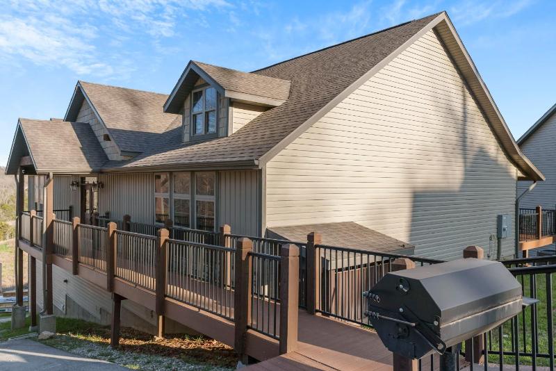 Luxe Lodge Gaming Paradise W Breathtaking Lake Views Indoor Pool Close to SDC - image 38