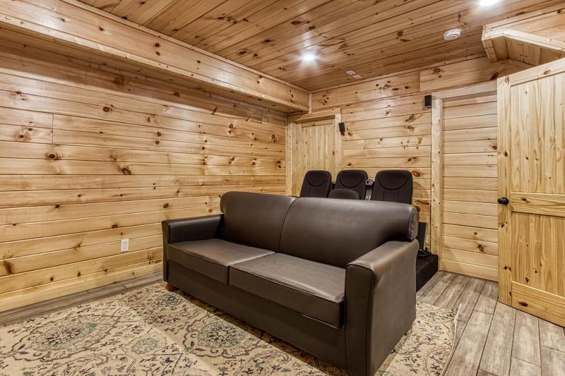 Appalachian Lookout-Hot Tub Cozy Cabin Retreat in the Smokies Comfort for All! - image 9