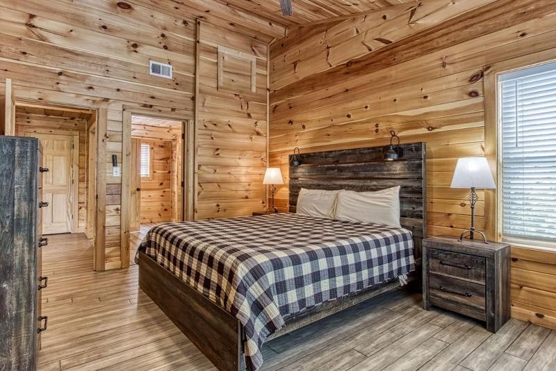 Appalachian Lookout-Hot Tub Cozy Cabin Retreat in the Smokies Comfort for All! - image 19