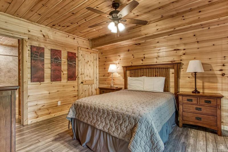 Appalachian Lookout-Hot Tub Cozy Cabin Retreat in the Smokies Comfort for All! - image 39