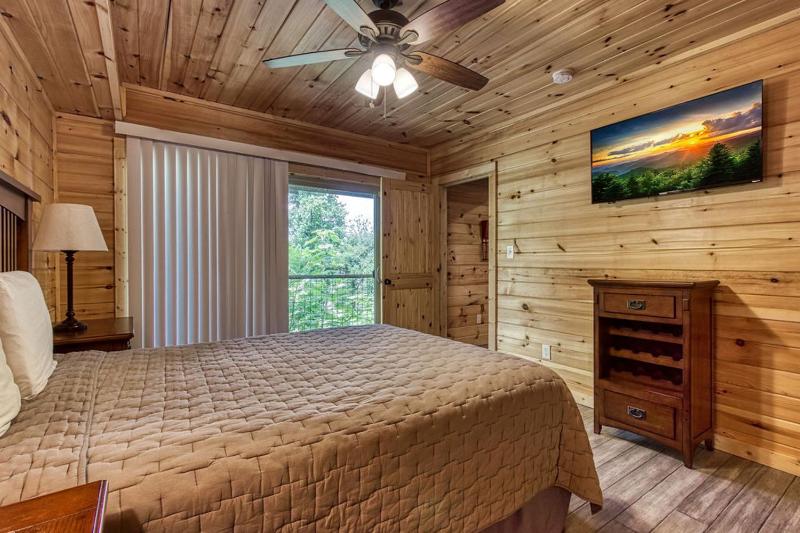 Appalachian Lookout-Hot Tub Cozy Cabin Retreat in the Smokies Comfort for All! - image 42