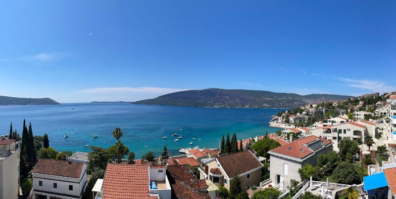 Studio with Balcony and Sea View image 1