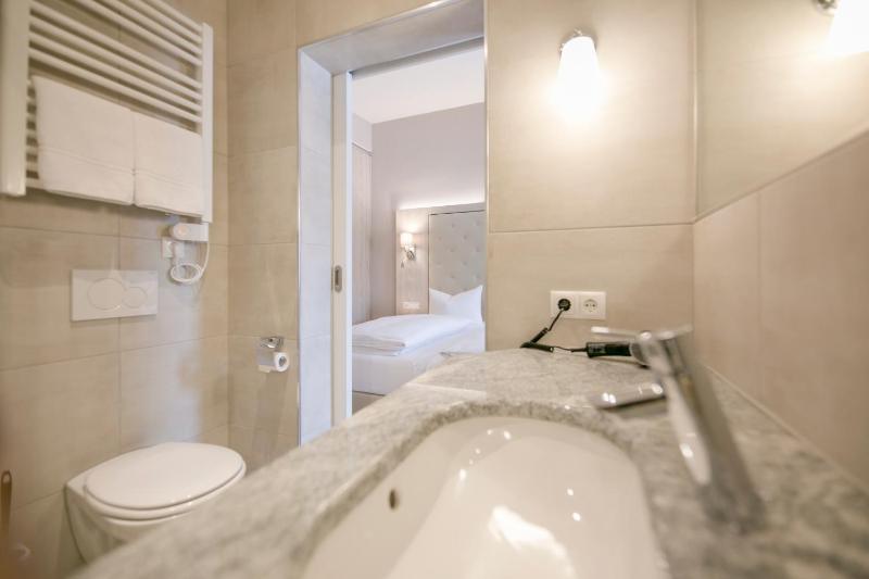 Hotel Sailer - image 7