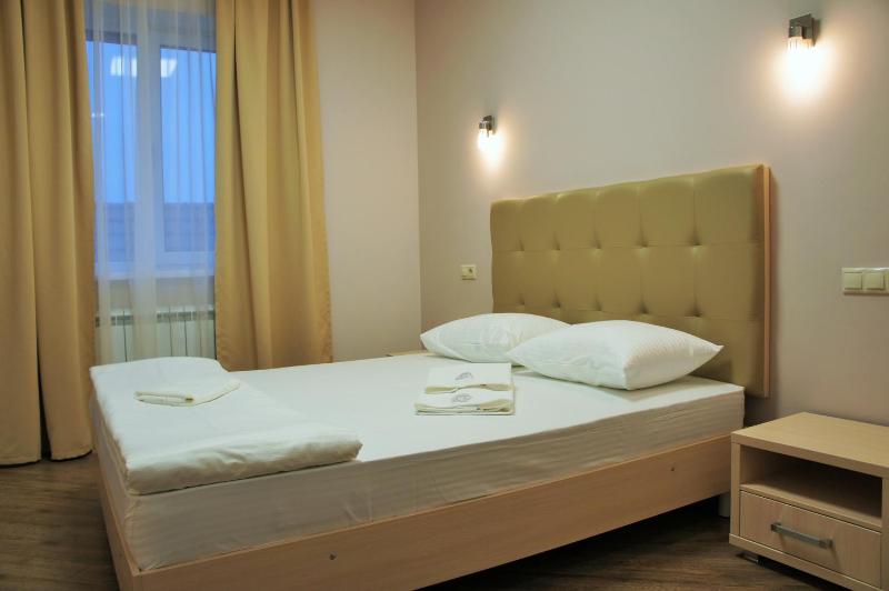 Standard Double Room image 3